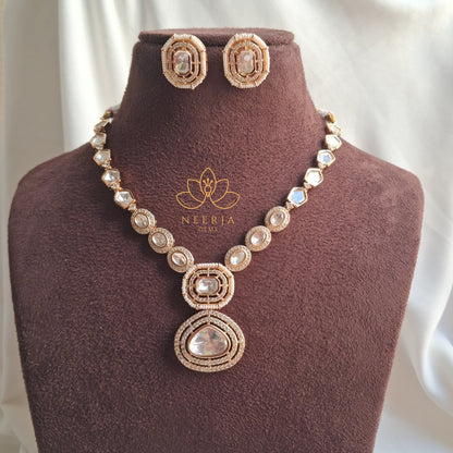 Grand Mughal-Inspired Kundan Pendant Set